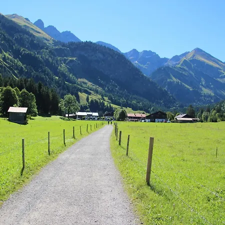 Apartmán Fewo-dorfromantik Mit Kostenlosen Sommerbergbahntickets Und Tiefgarage *
